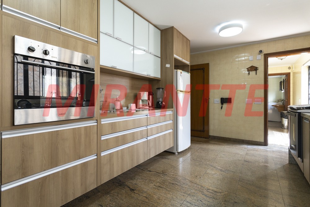 Sobrado de 874m² com 4 quartos em Jardim São Bento