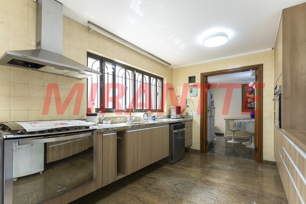 Sobrado de 874m² com 4 quartos em Jardim São Bento