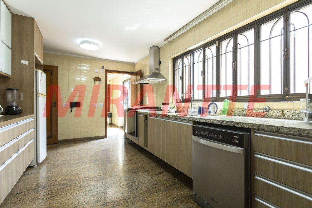 Sobrado de 874m² com 4 quartos em Jardim São Bento