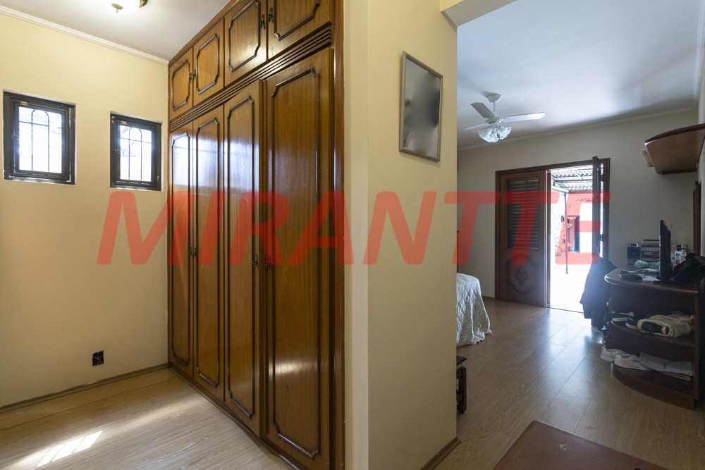 Sobrado de 874m² com 4 quartos em Jardim São Bento