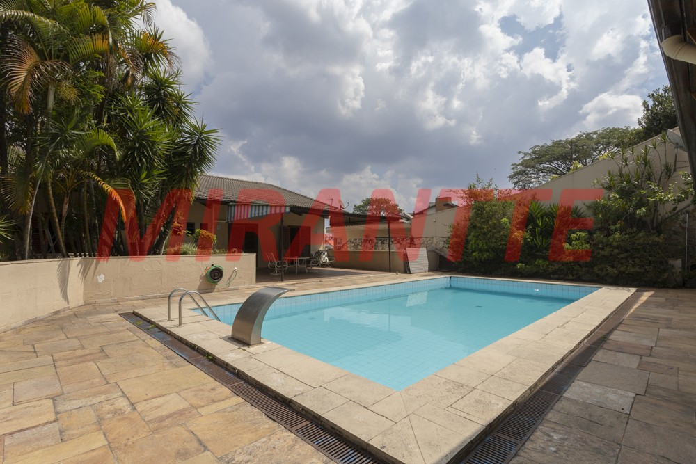 Sobrado de 874m² com 4 quartos em Jardim São Bento