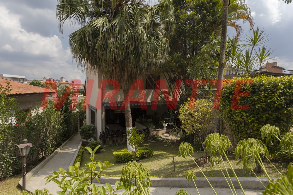 Sobrado de 874m² com 4 quartos em Jardim São Bento