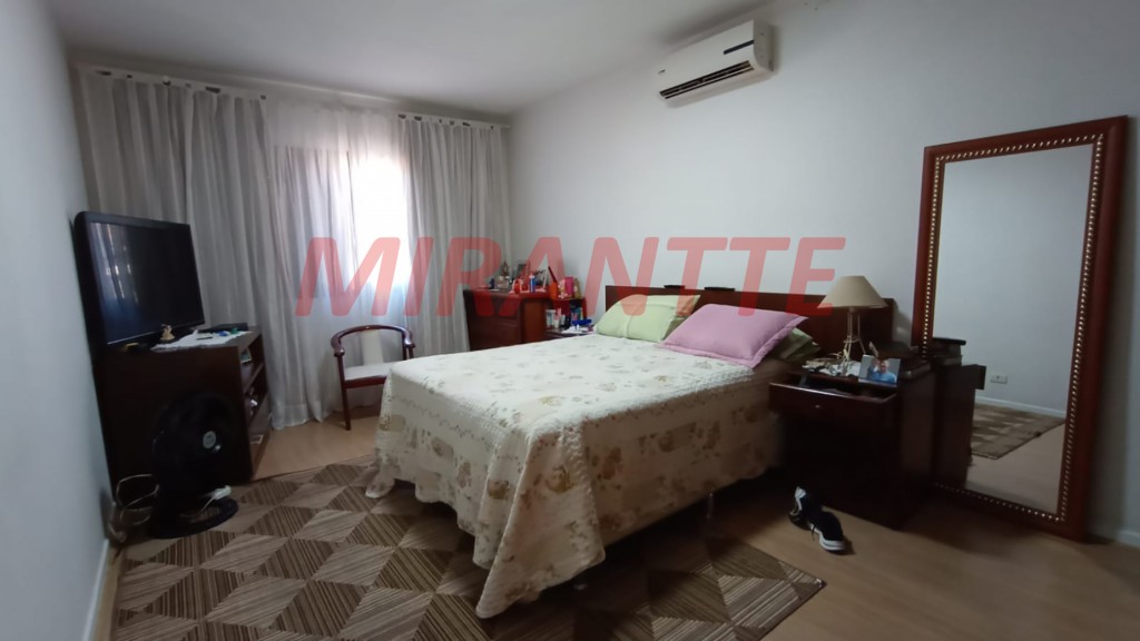 Sobrado de 145m² com 3 quartos em Vila Mazzei
