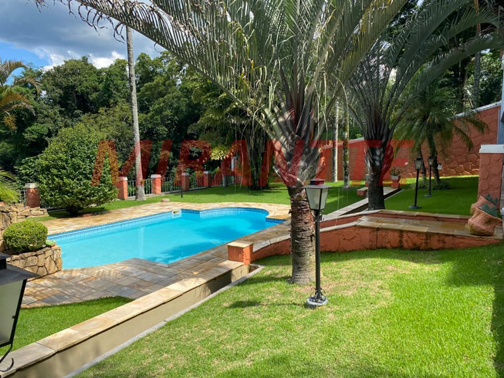 Sobrado de 422m² com 4 quartos em VILA MACHADO