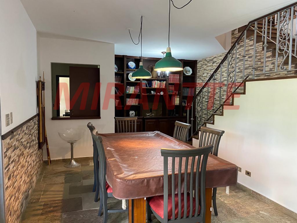 Sobrado de 422m² com 4 quartos em VILA MACHADO