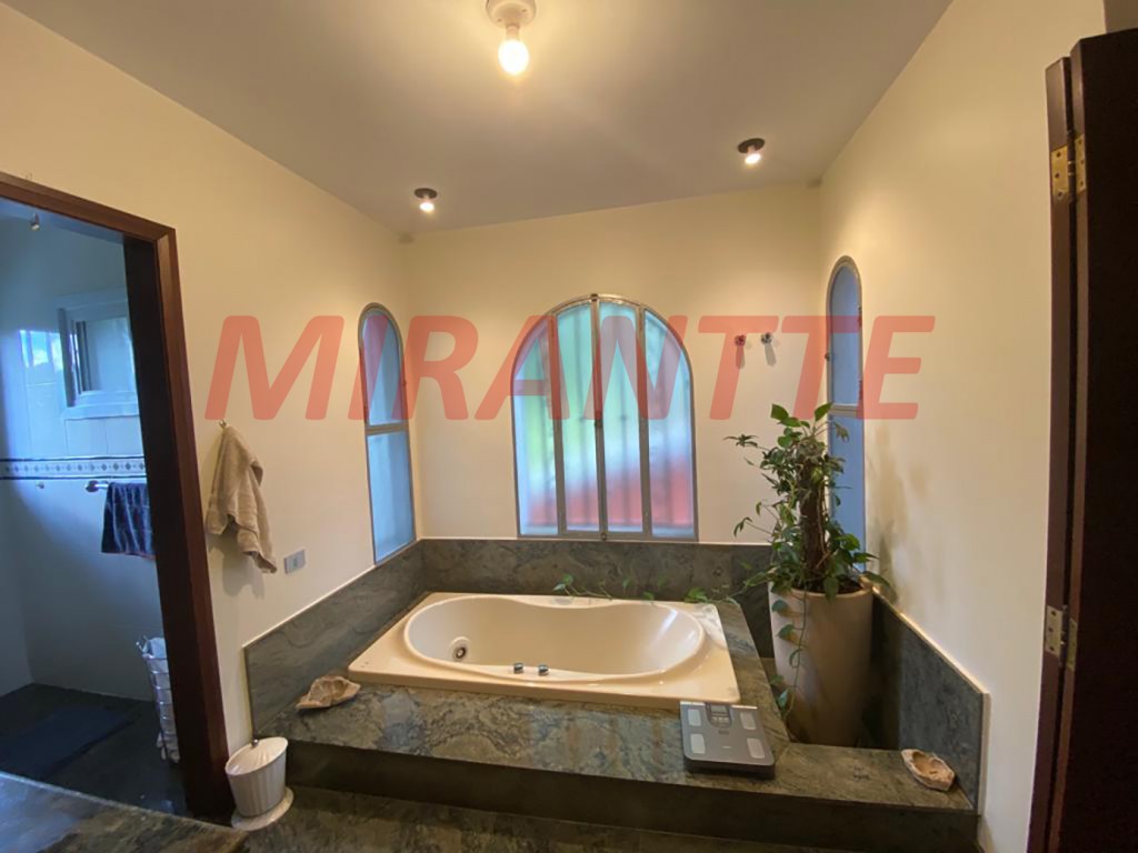 Sobrado de 422m² com 4 quartos em VILA MACHADO