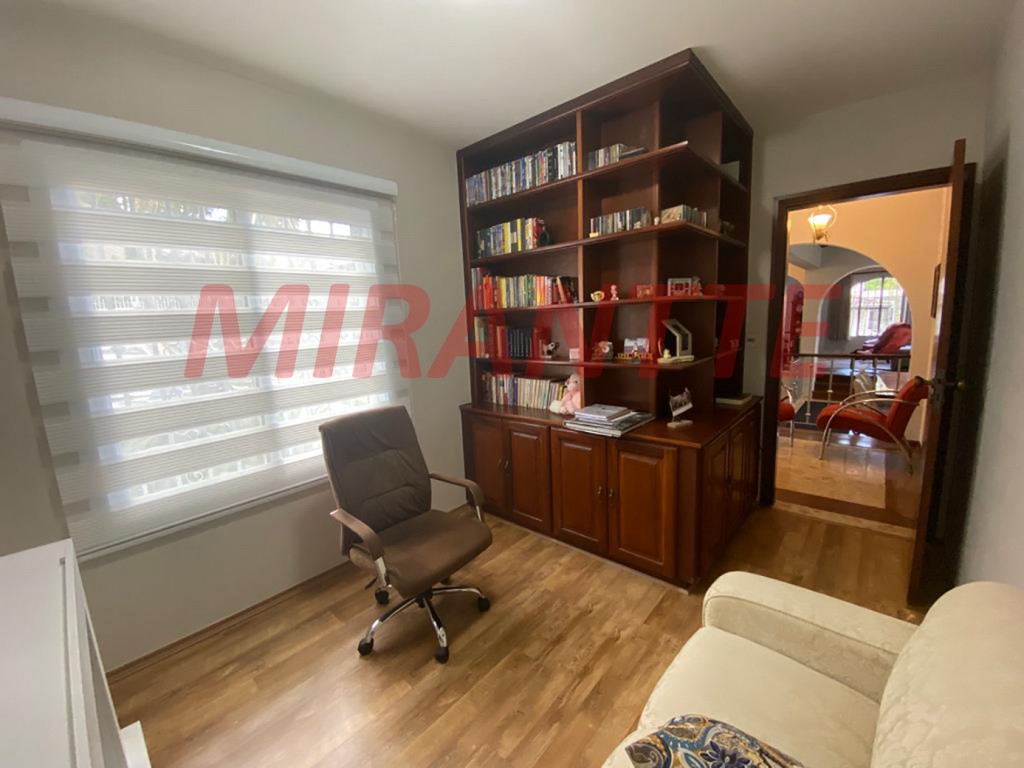 Sobrado de 422m² com 4 quartos em VILA MACHADO
