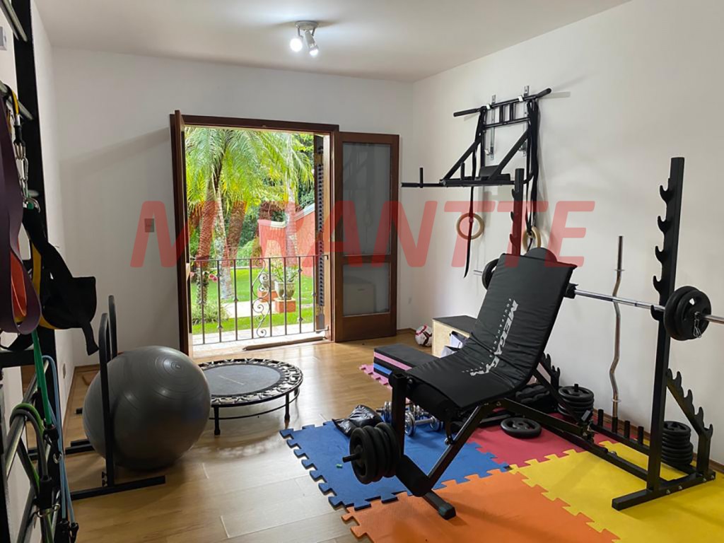 Sobrado de 422m² com 4 quartos em VILA MACHADO