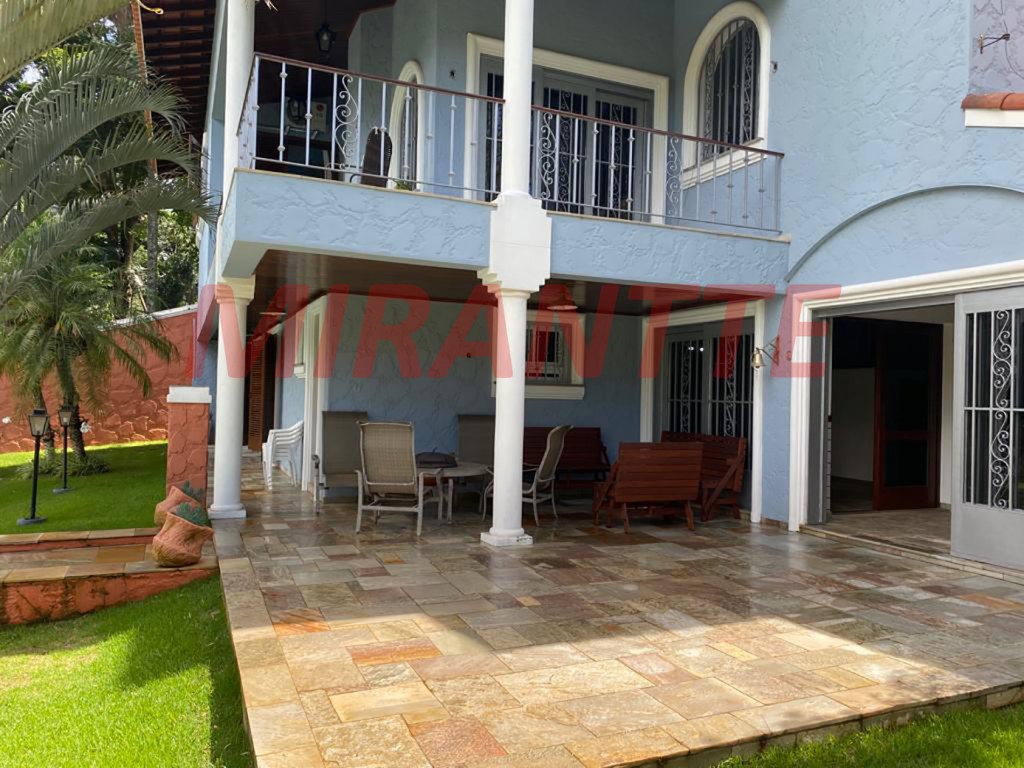 Sobrado de 422m² com 4 quartos em VILA MACHADO