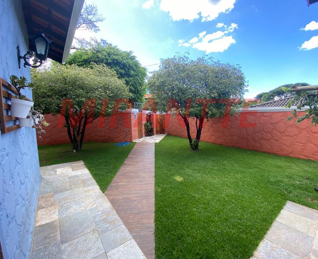 Sobrado de 422m² com 4 quartos em VILA MACHADO