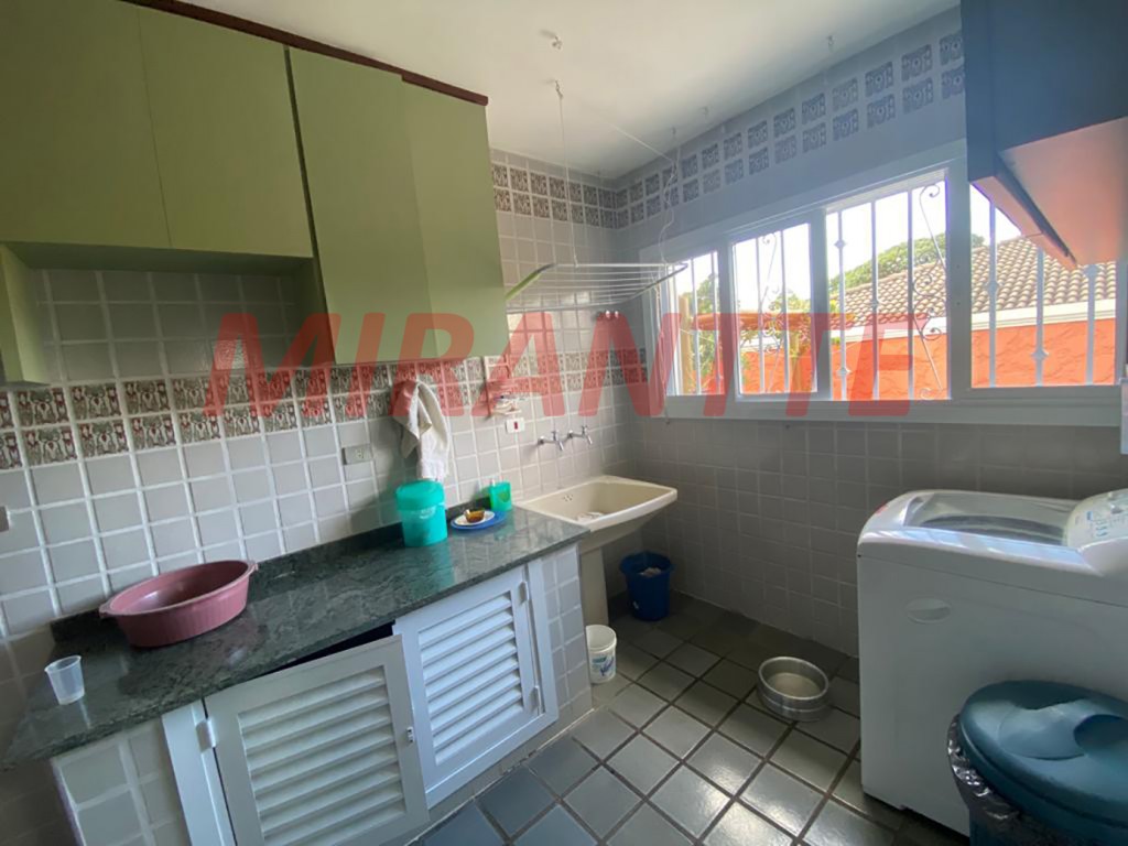 Sobrado de 422m² com 4 quartos em VILA MACHADO
