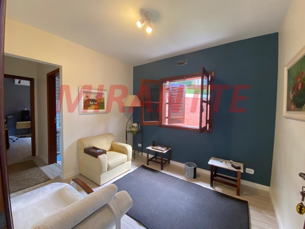 Sobrado de 422m² com 4 quartos em VILA MACHADO