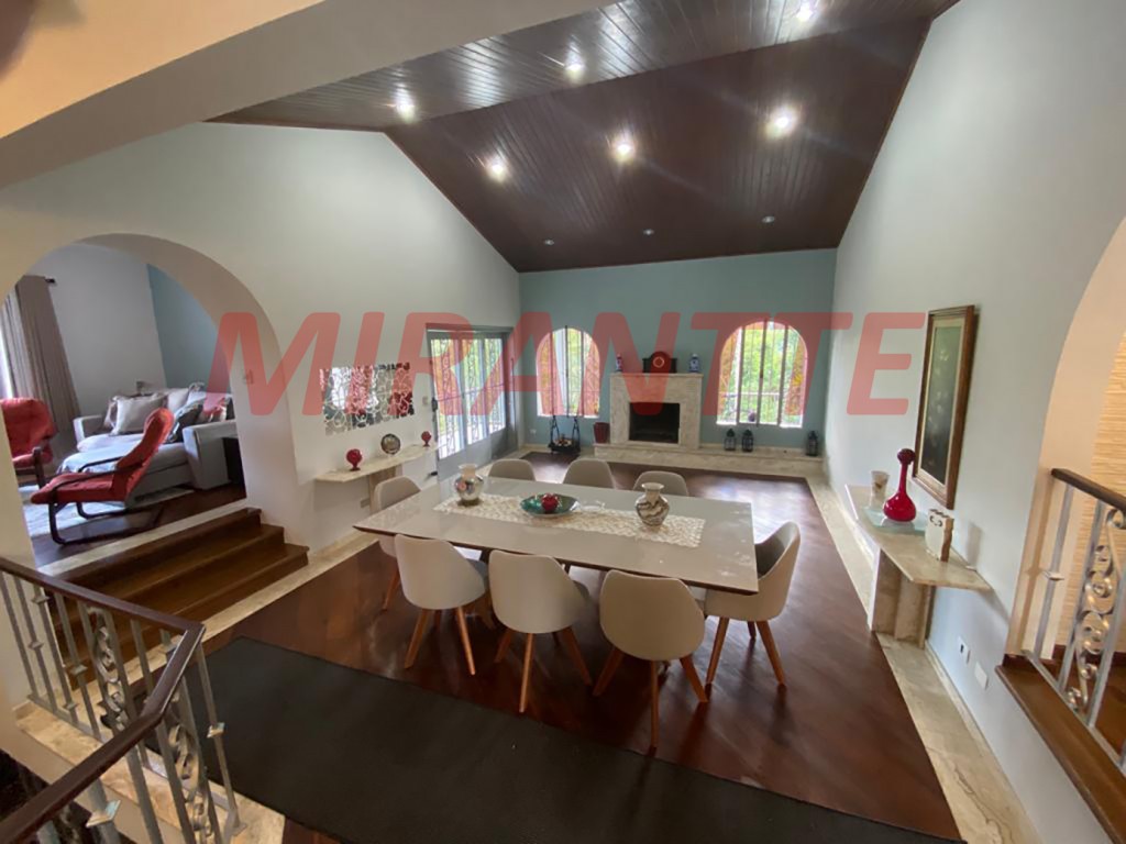 Sobrado de 422m² com 4 quartos em VILA MACHADO