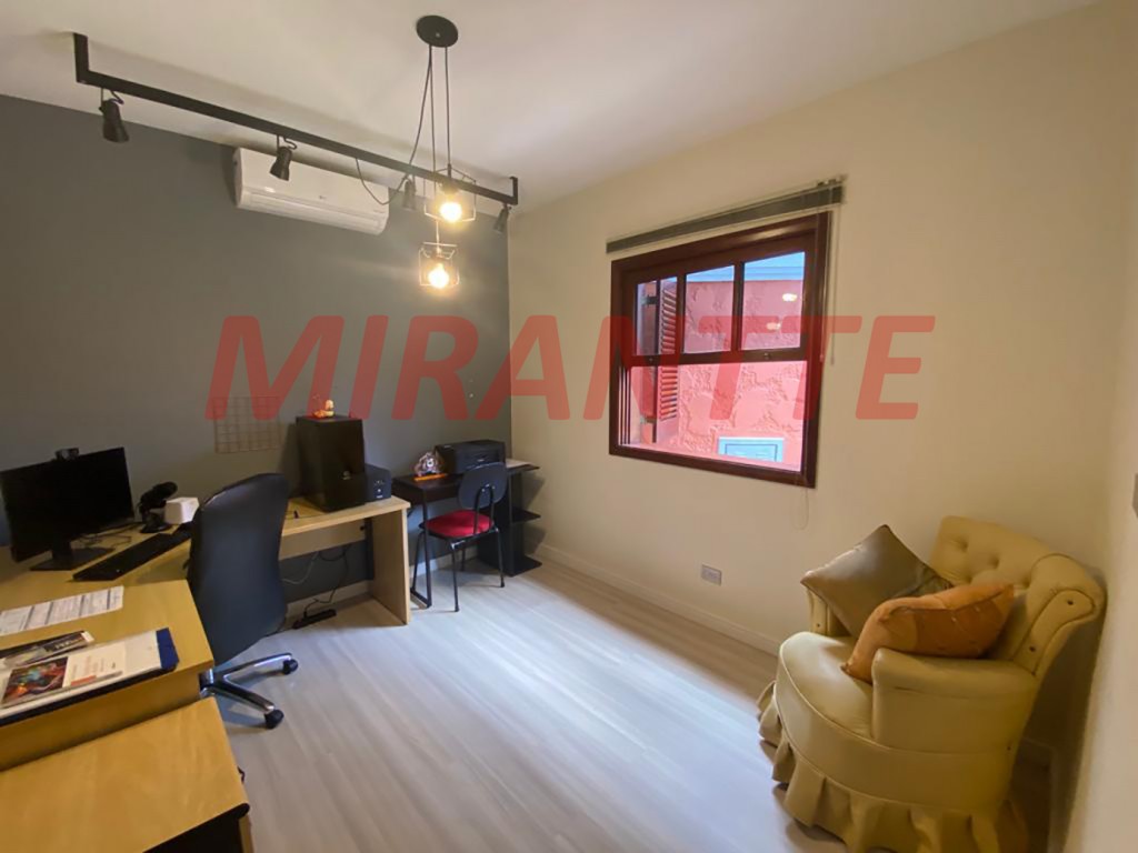 Sobrado de 422m² com 4 quartos em VILA MACHADO