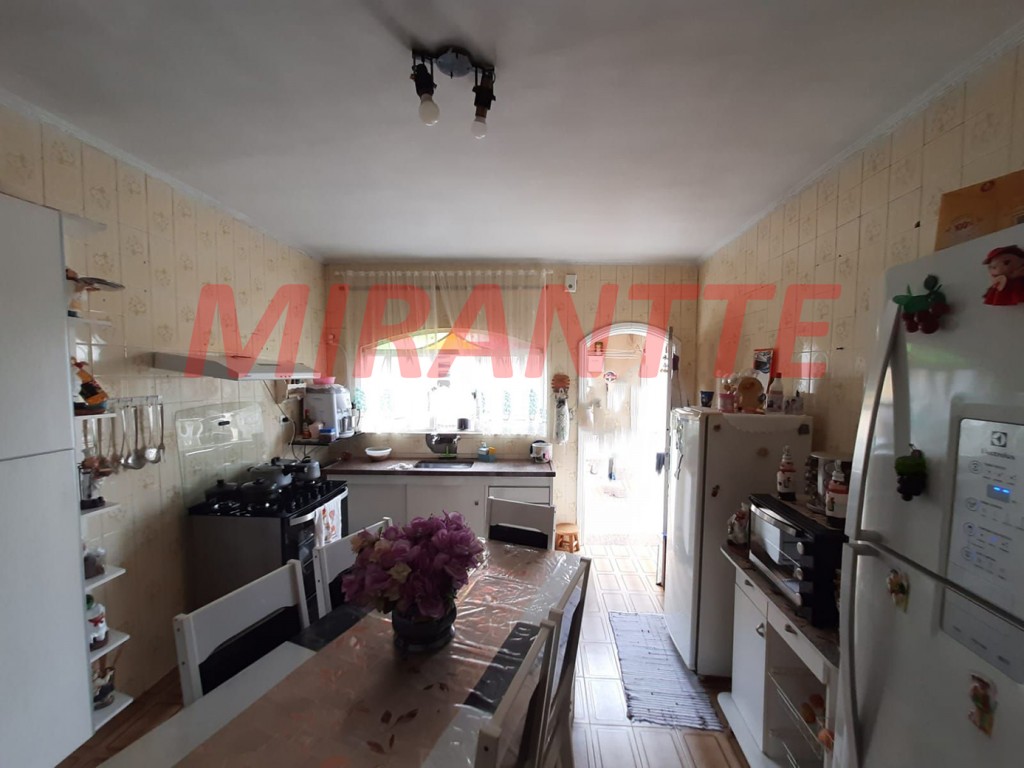 Sobrado de 241m² com 6 quartos em Vila Medeiros