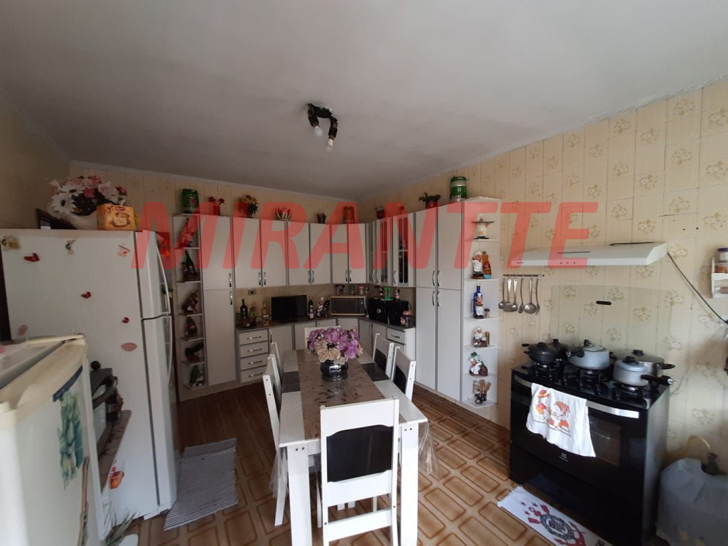 Sobrado de 241m² com 6 quartos em Vila Medeiros