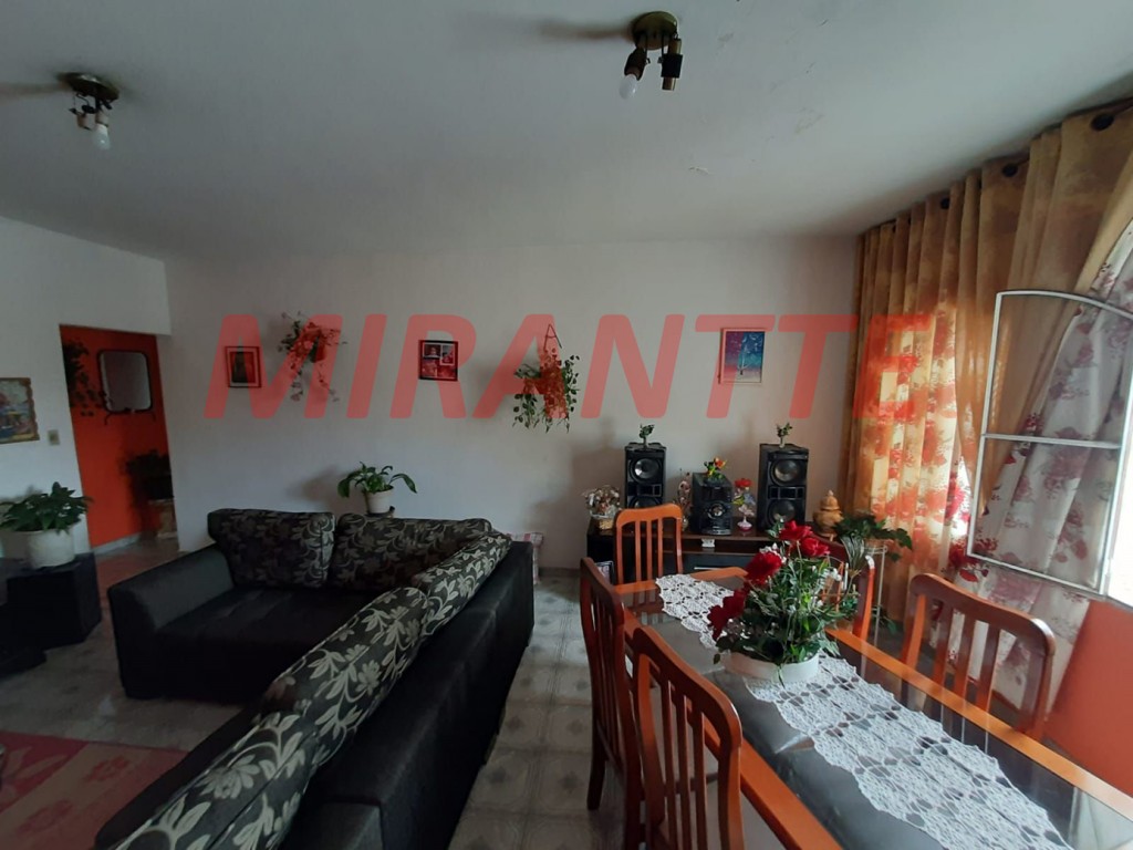 Sobrado de 241m² com 6 quartos em Vila Medeiros