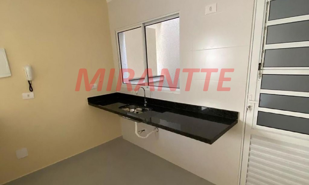 Apartamento de 44m² com 2 quartos em Água Fria