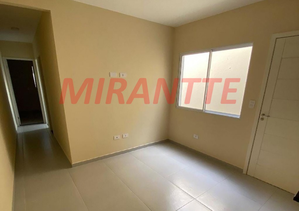 Apartamento de 44m² com 2 quartos em Água Fria