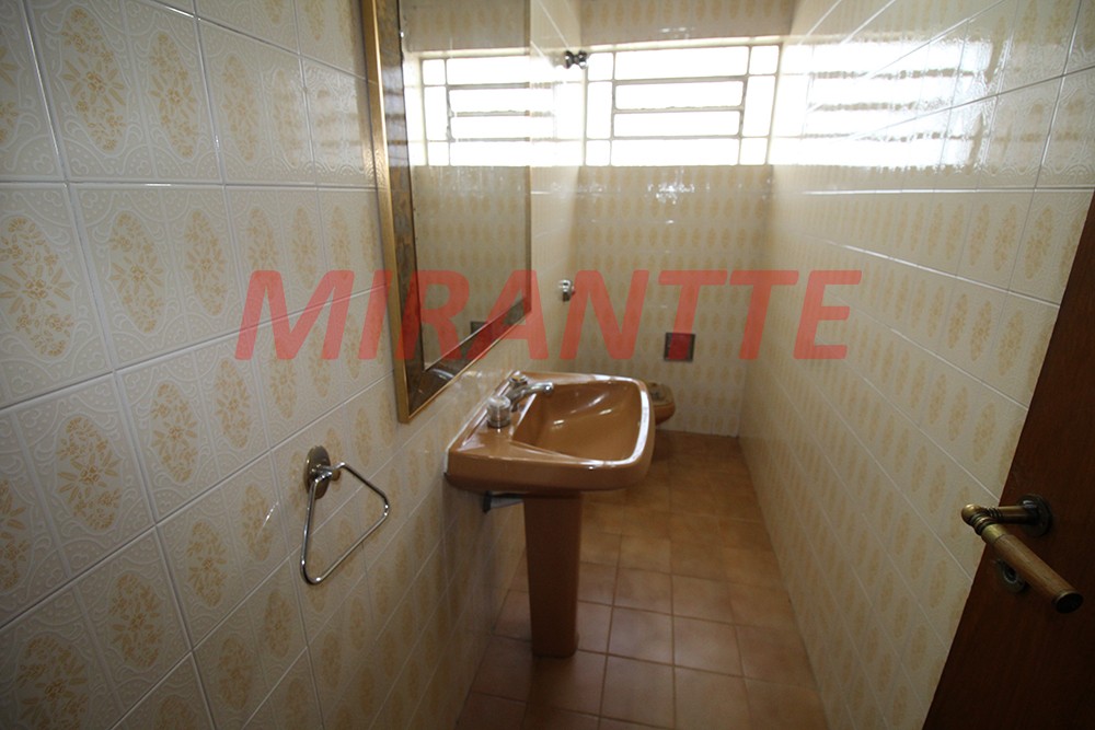 Casa terrea de 211m² com 3 quartos em Santana