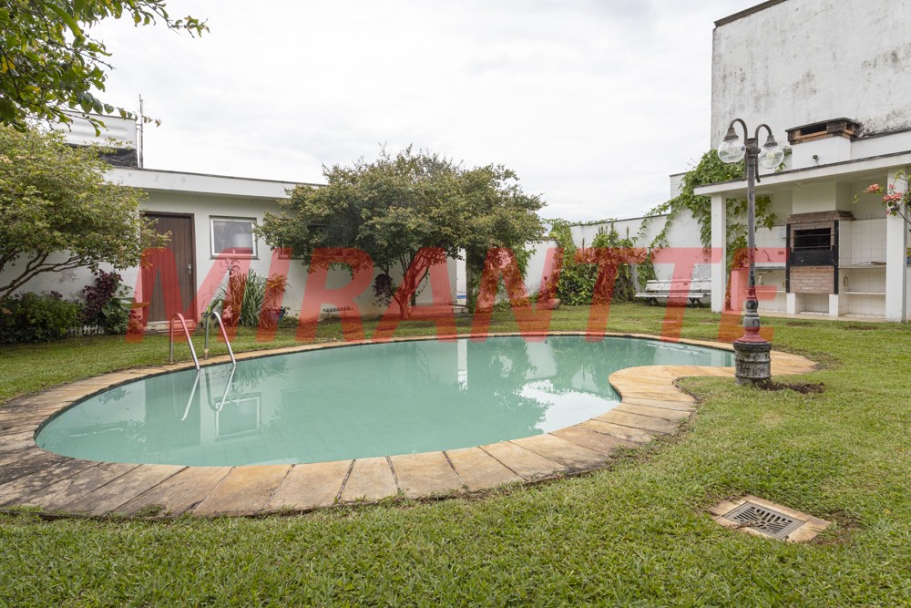 Casa terrea de 360m² com 3 quartos em Água Fria