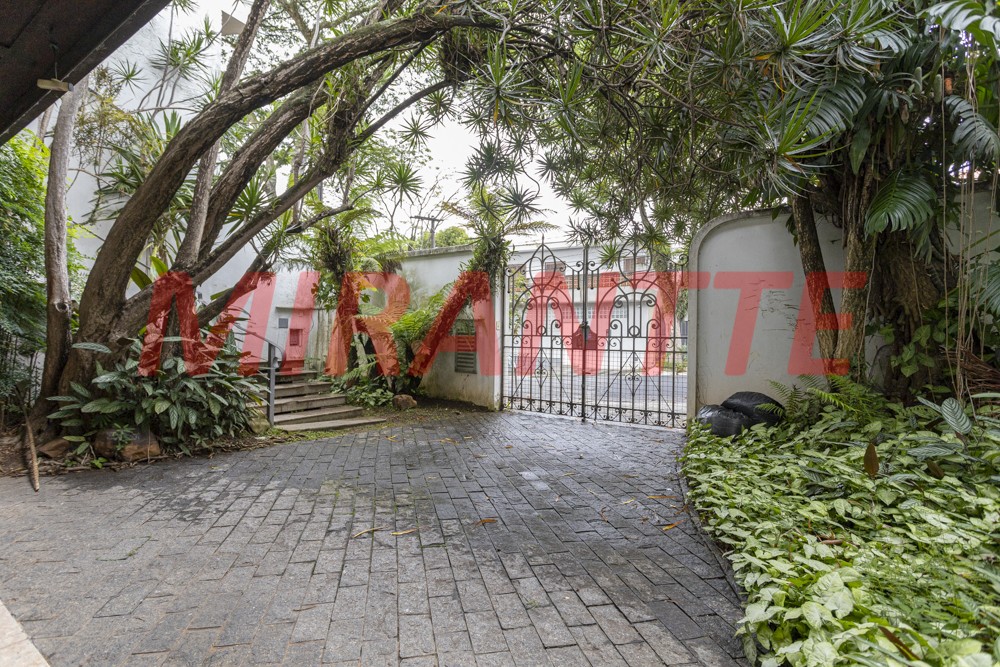 Casa terrea de 360m² com 3 quartos em Água Fria