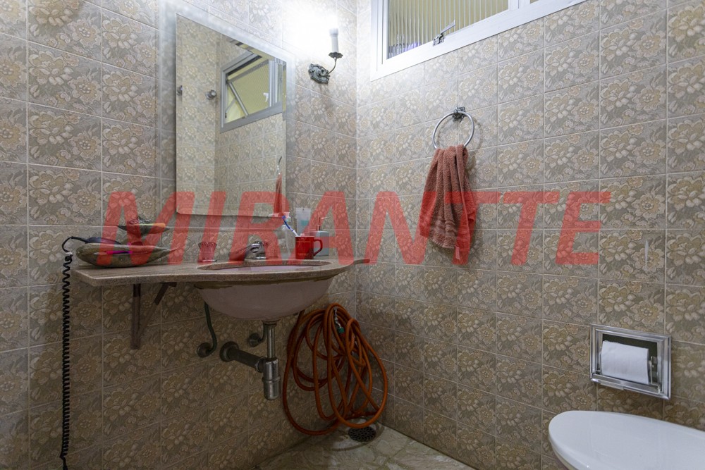 Casa terrea de 360m² com 3 quartos em Água Fria