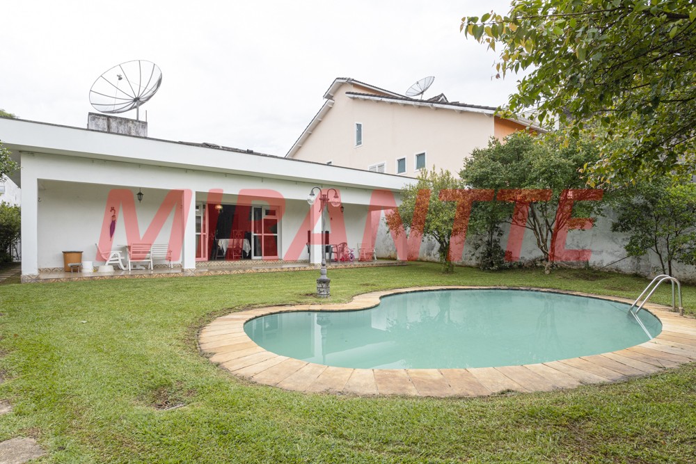 Casa terrea de 360m² com 3 quartos em Água Fria