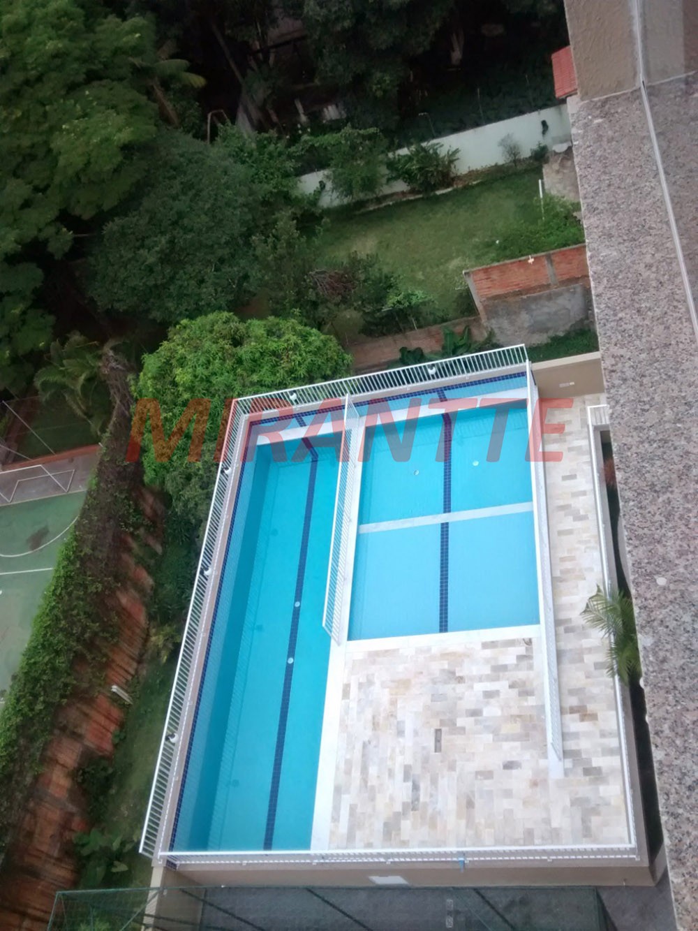 Apartamento de 92m² com 2 quartos em Água Fria