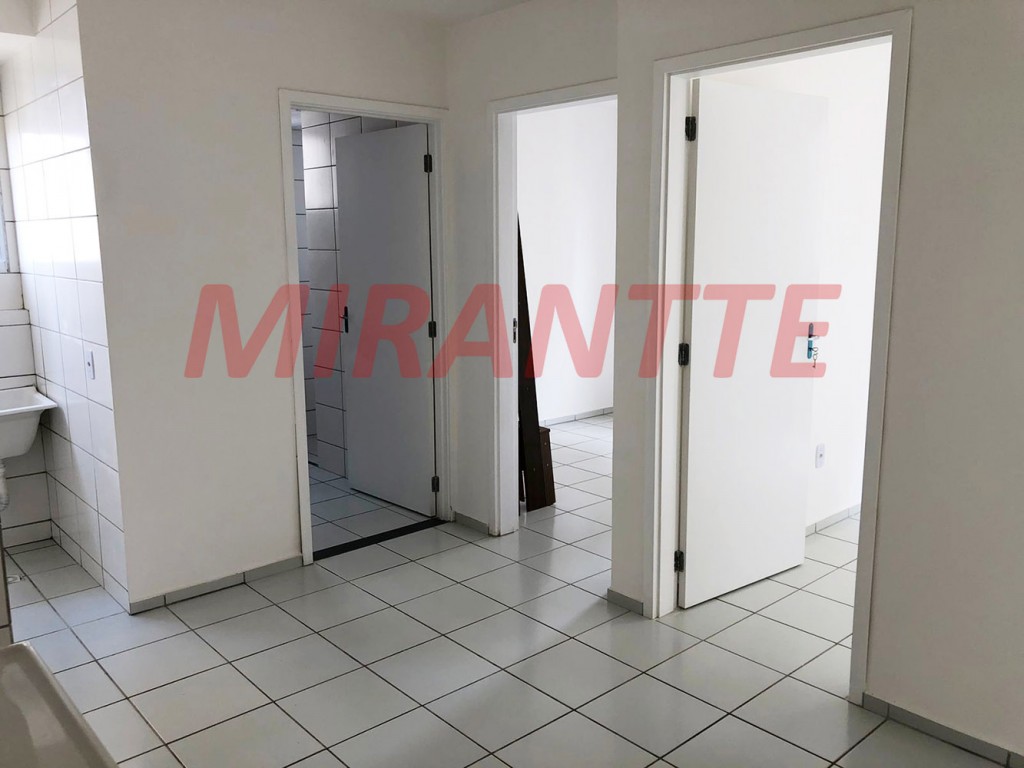 Apartamento de 46m² com 2 quartos em Parque Sao Lourenco
