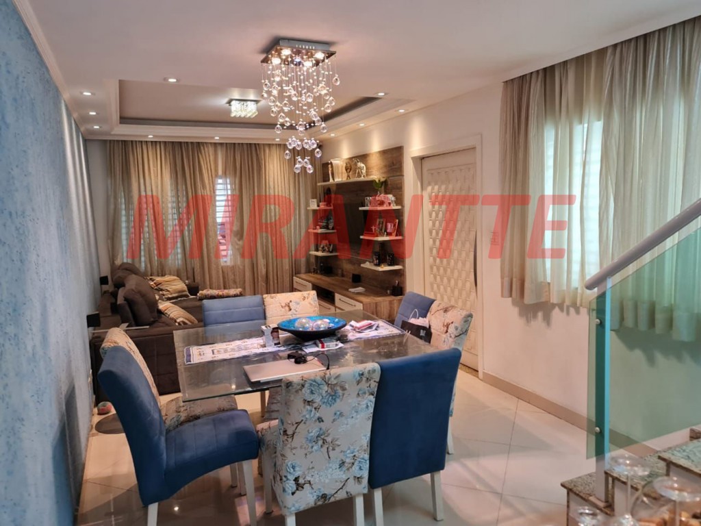Sobrado de 240m² com 3 quartos em Vila Mazzei
