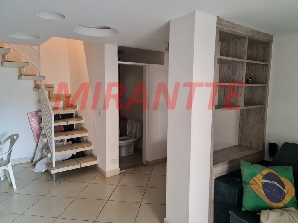Sobrado de 240m² com 3 quartos em Vila Mazzei