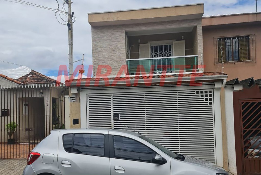 Sobrado de 240m² com 3 quartos em Vila Mazzei