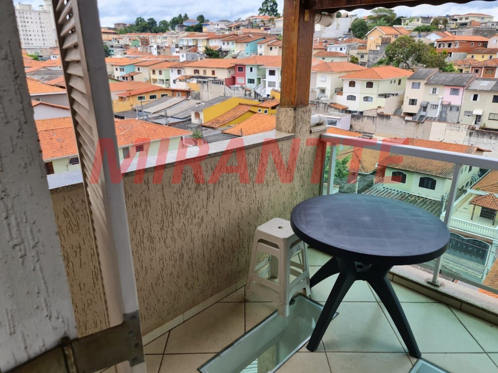 Sobrado de 240m² com 3 quartos em Vila Mazzei