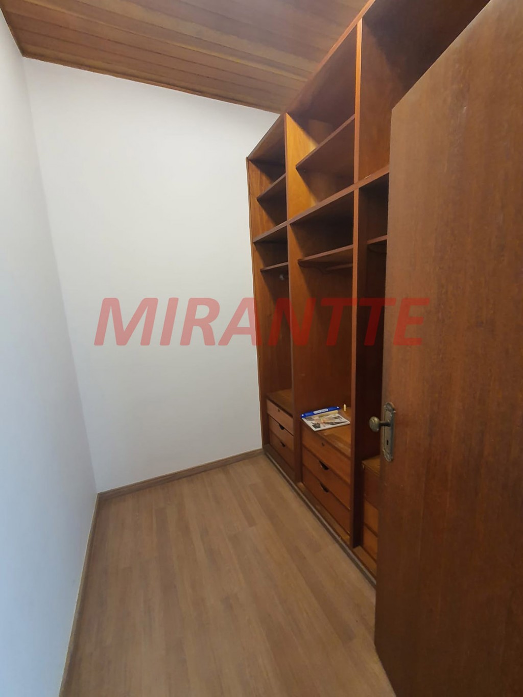 Sobrado de 266m² com 3 quartos em Jardim França