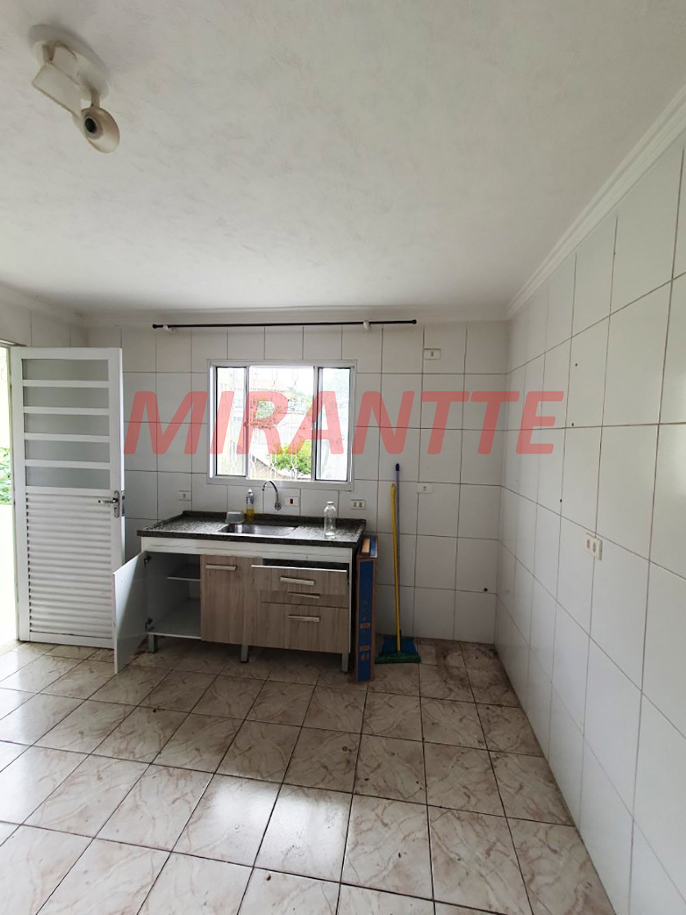 Terreno de 250m² em Parque Casa De Pedra