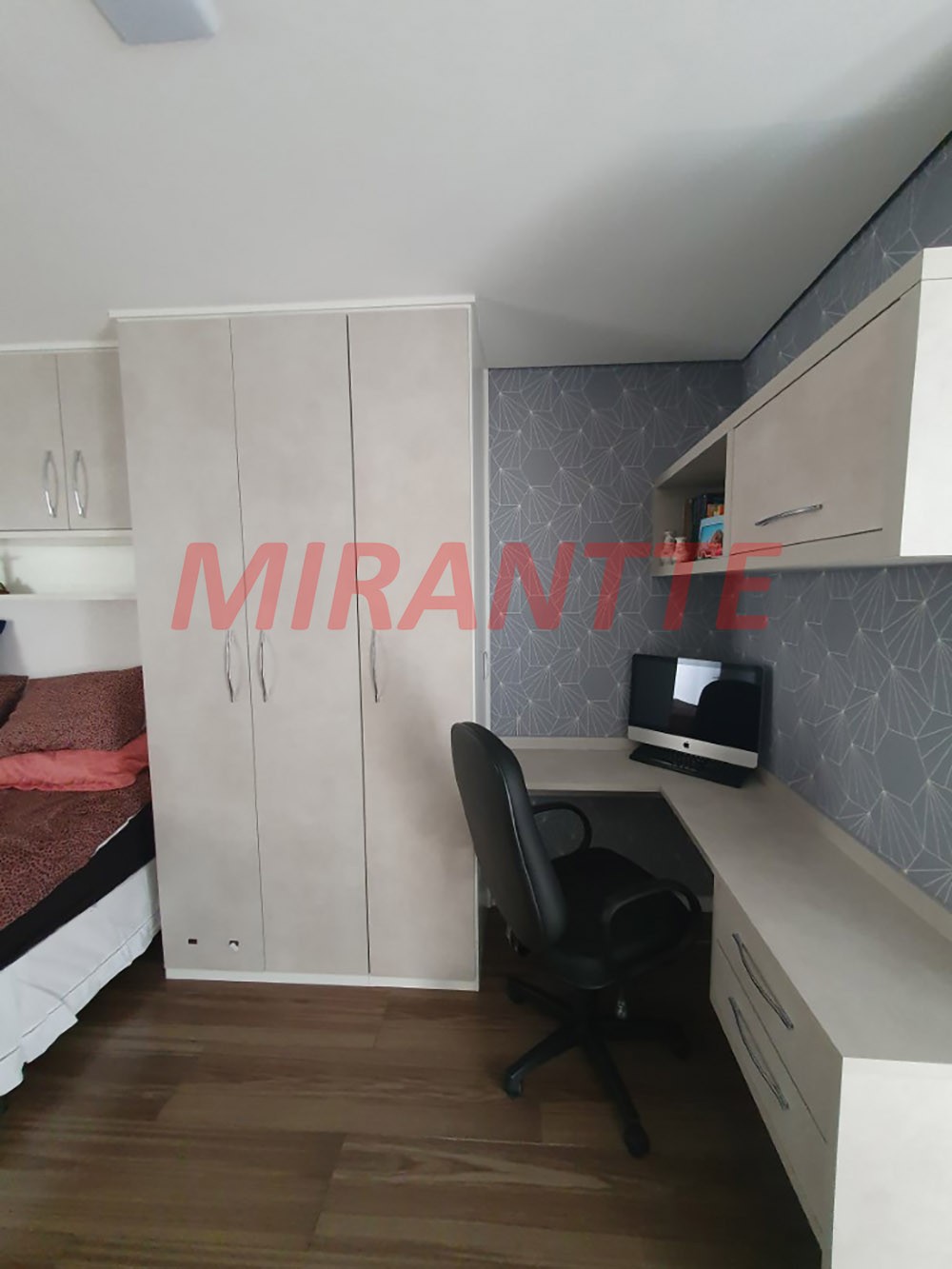 Sobrado de 182m² com 3 quartos em Vila Roque