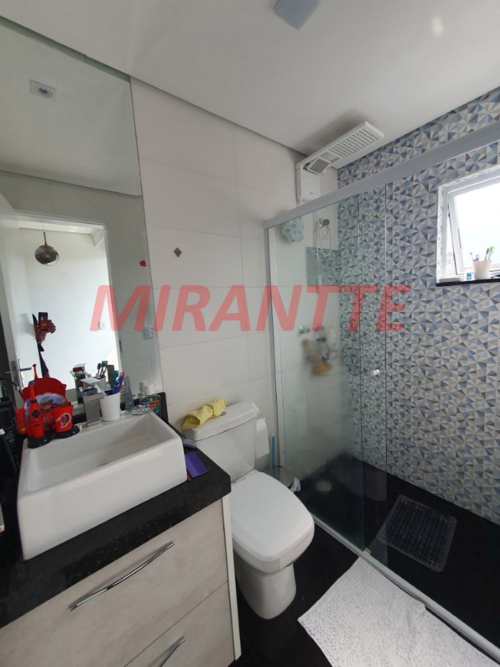 Sobrado de 182m² com 3 quartos em Vila Roque