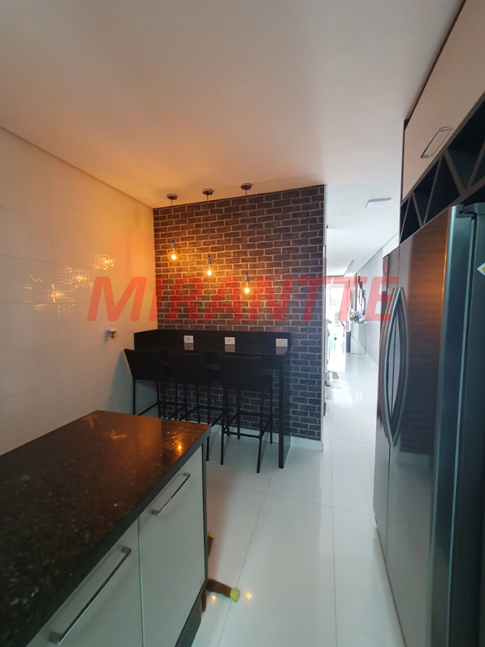 Sobrado de 182m² com 3 quartos em Vila Roque