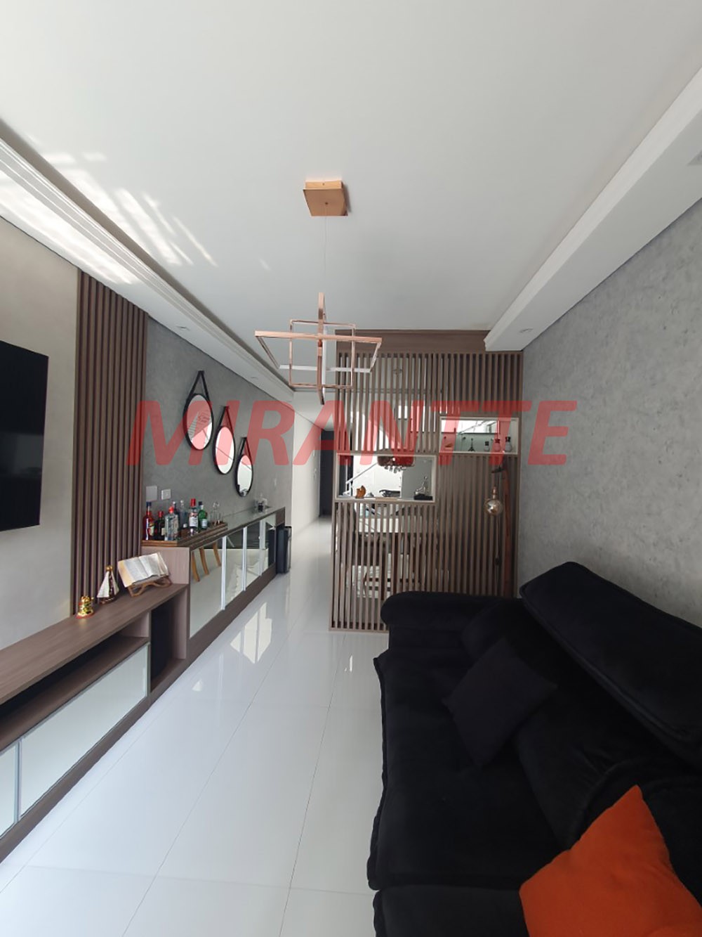Sobrado de 182m² com 3 quartos em Vila Roque