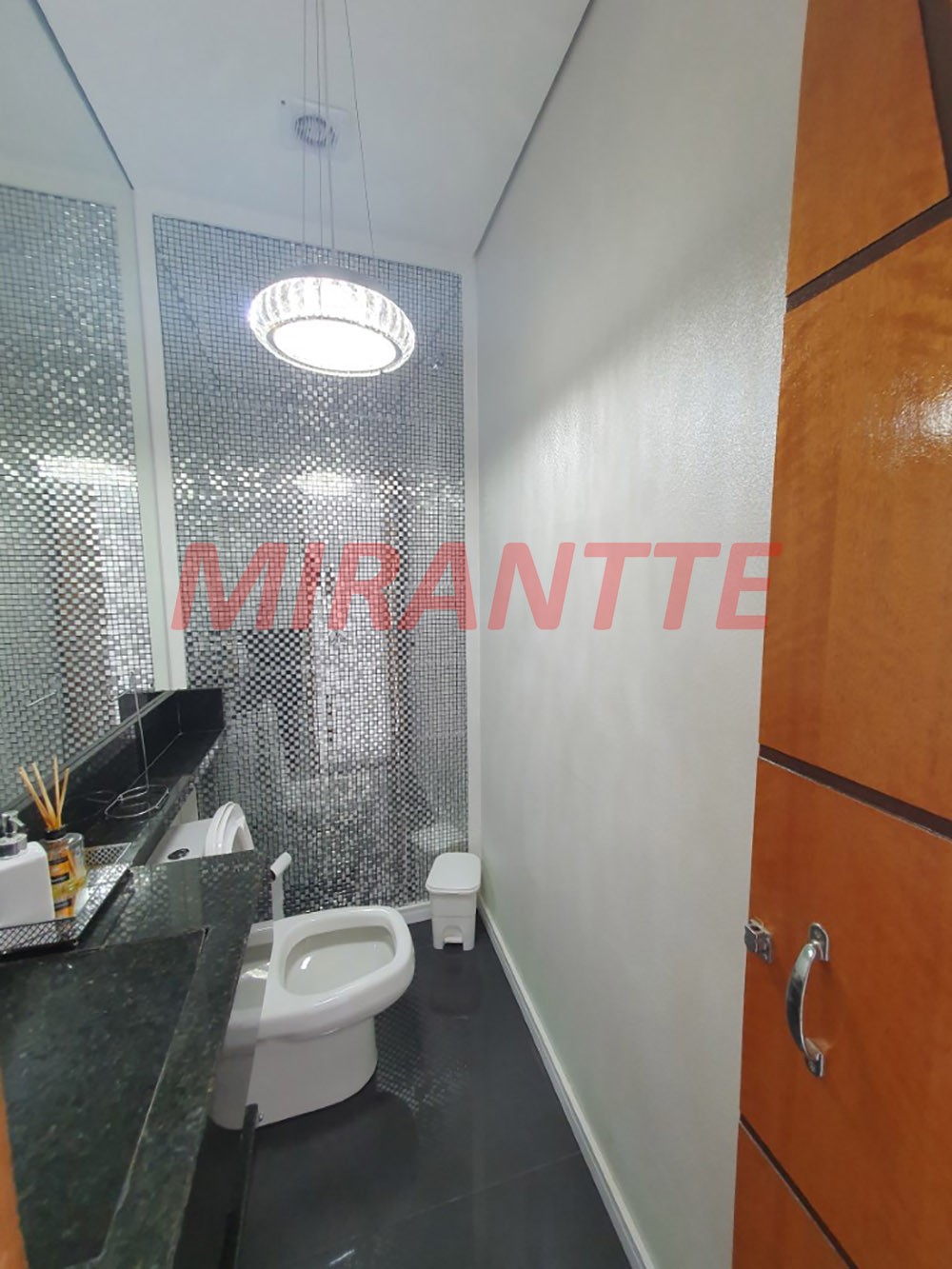 Sobrado de 182m² com 3 quartos em Vila Roque