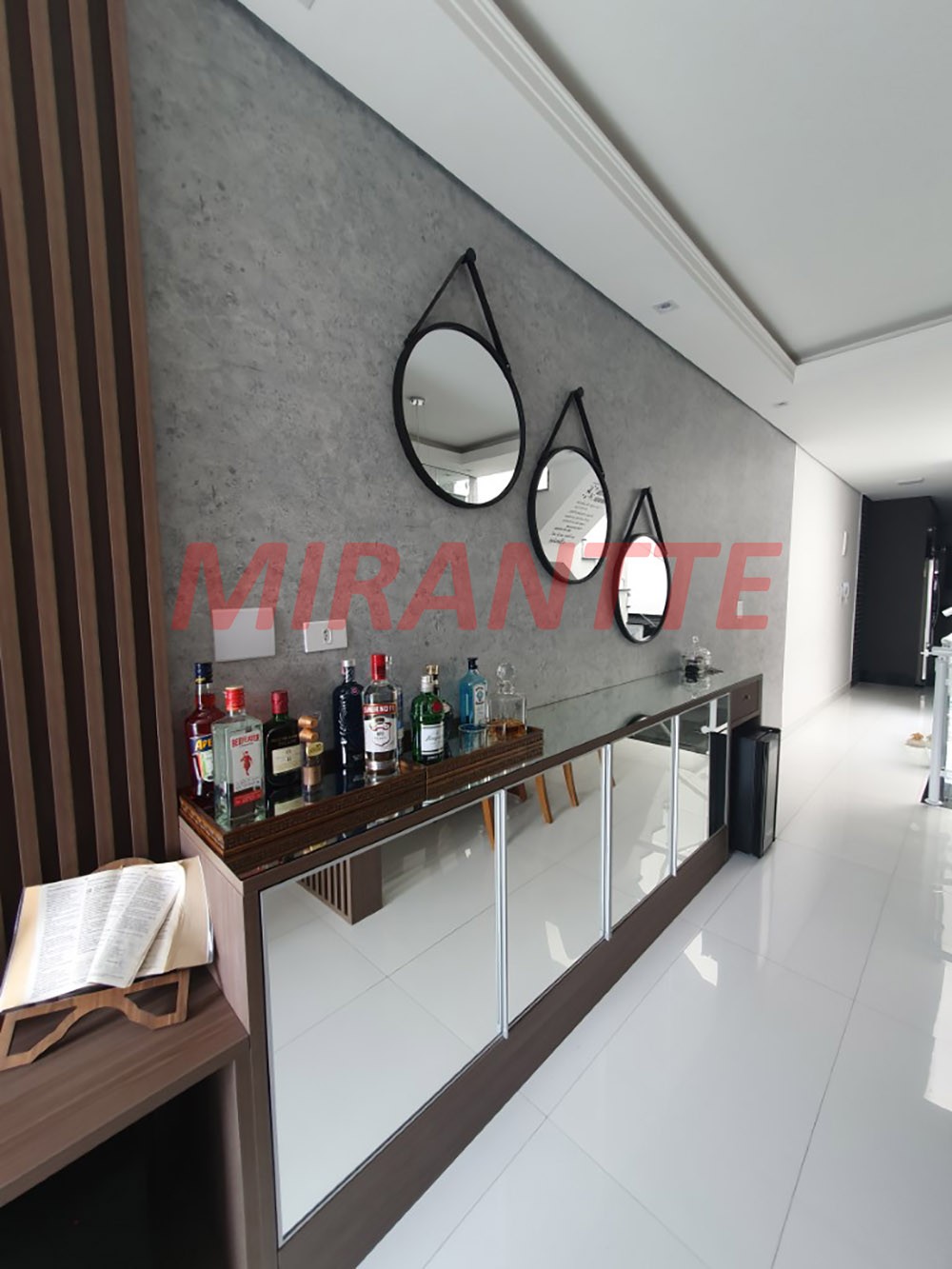 Sobrado de 182m² com 3 quartos em Vila Roque