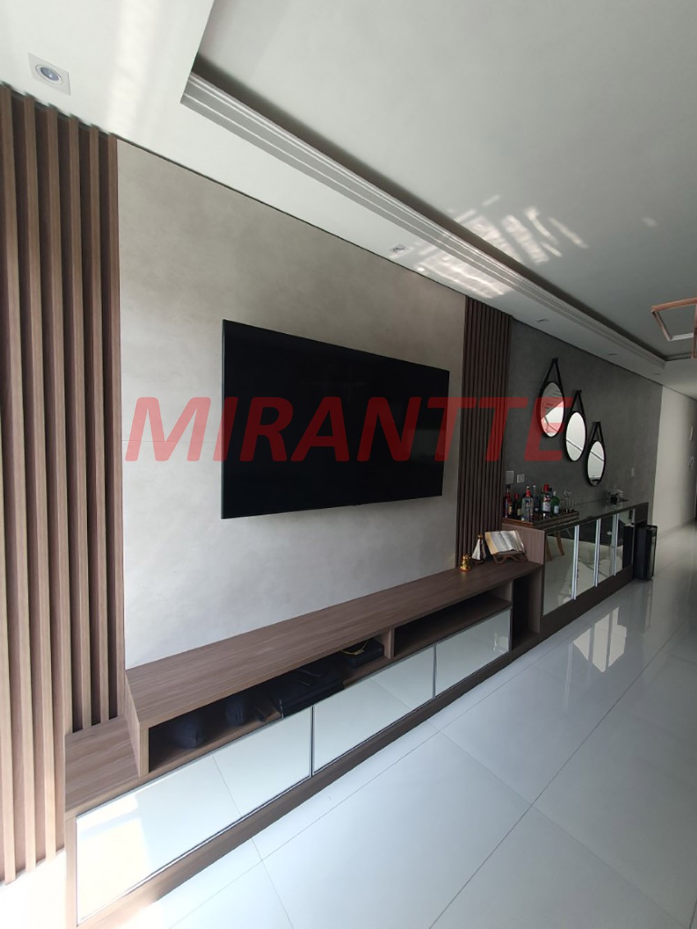 Sobrado de 182m² com 3 quartos em Vila Roque