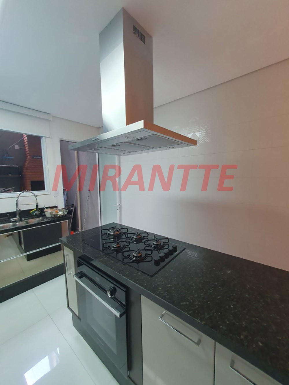 Sobrado de 182m² com 3 quartos em Vila Roque