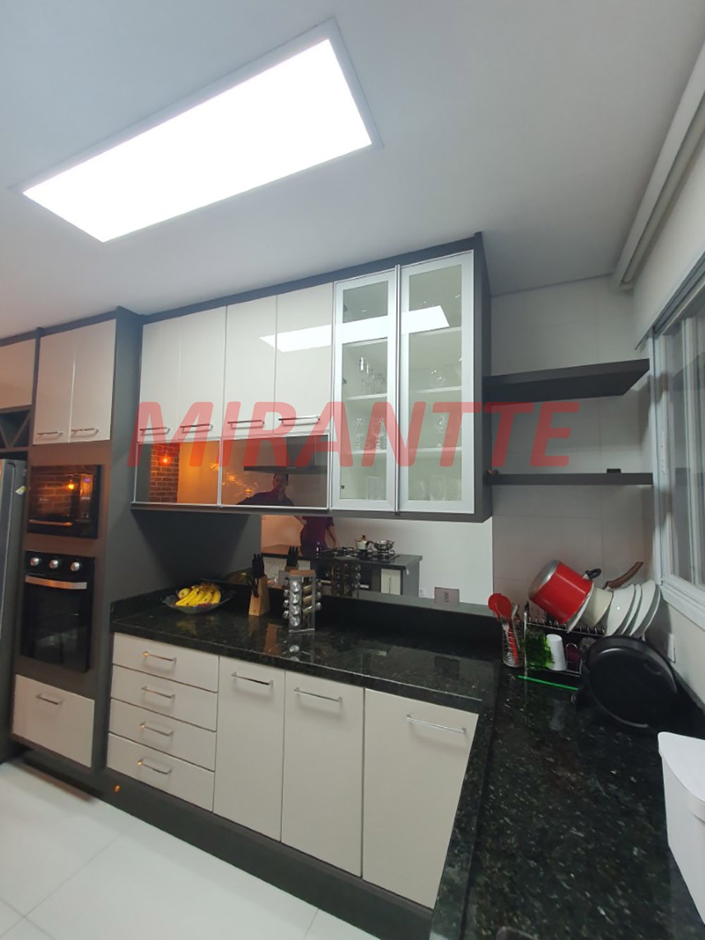 Sobrado de 182m² com 3 quartos em Vila Roque