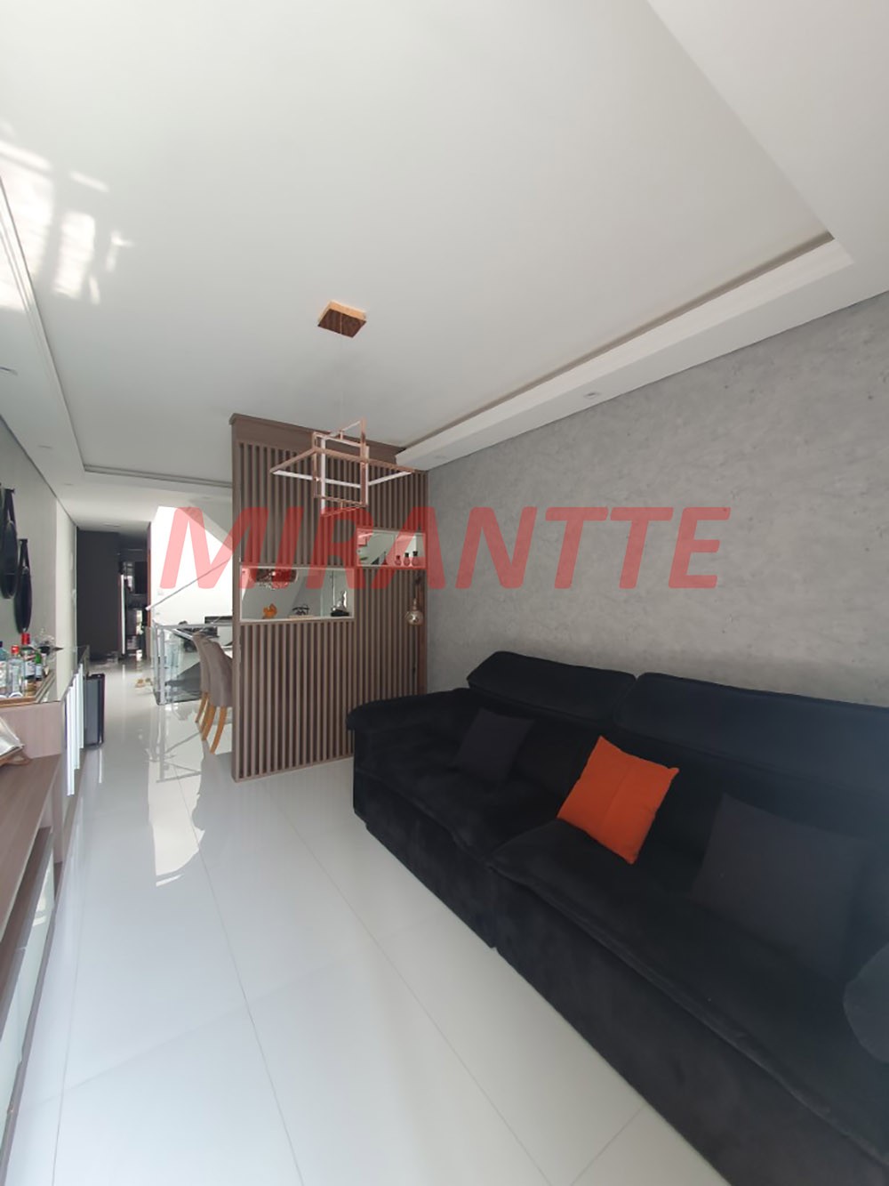 Sobrado de 182m² com 3 quartos em Vila Roque