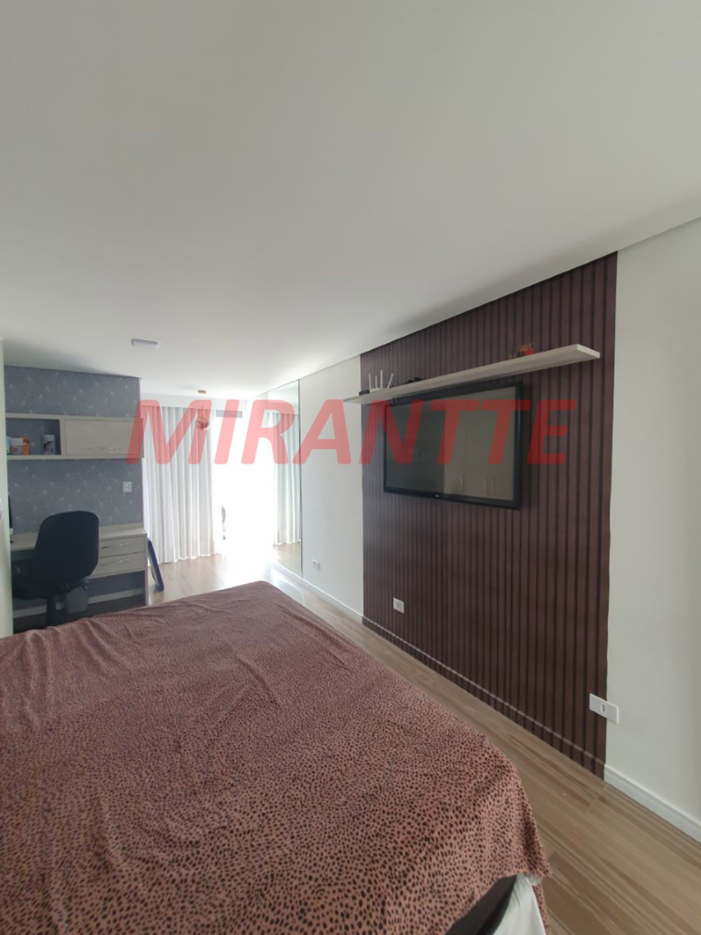 Sobrado de 182m² com 3 quartos em Vila Roque