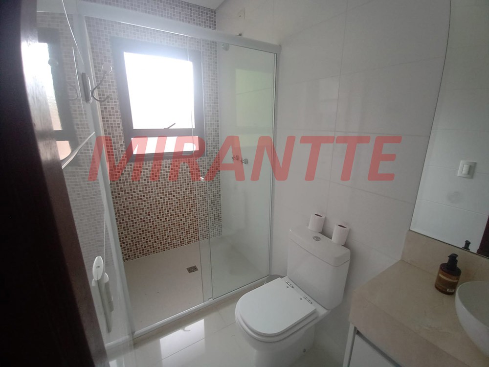 Sobrado de 350m² com 3 quartos em Serra da Cantareira
