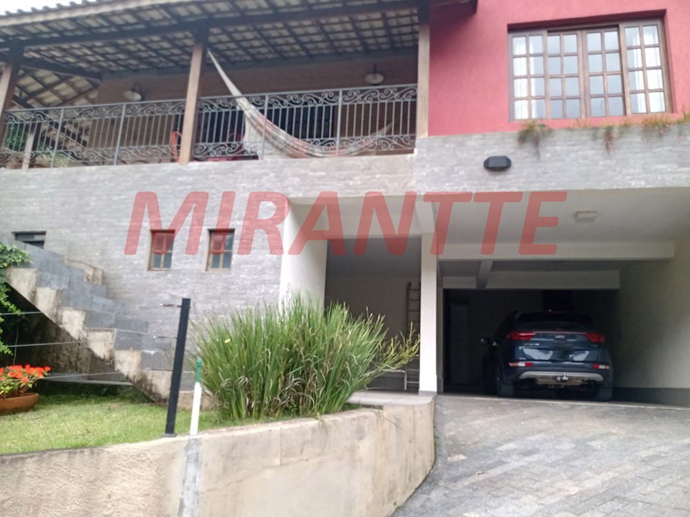 Sobrado de 350m² com 3 quartos em Serra da Cantareira