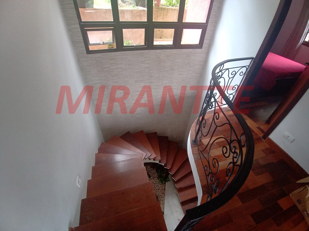 Sobrado de 350m² com 3 quartos em Serra da Cantareira